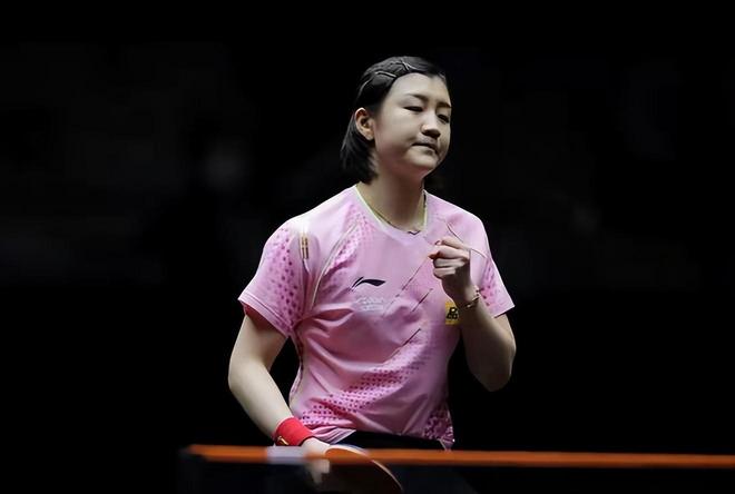 虽然他在英 虽然他在英